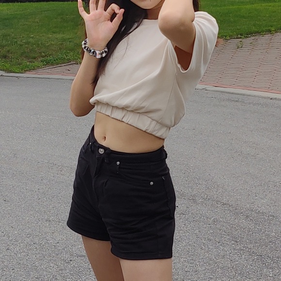 Beige top - Picture 2 of 3